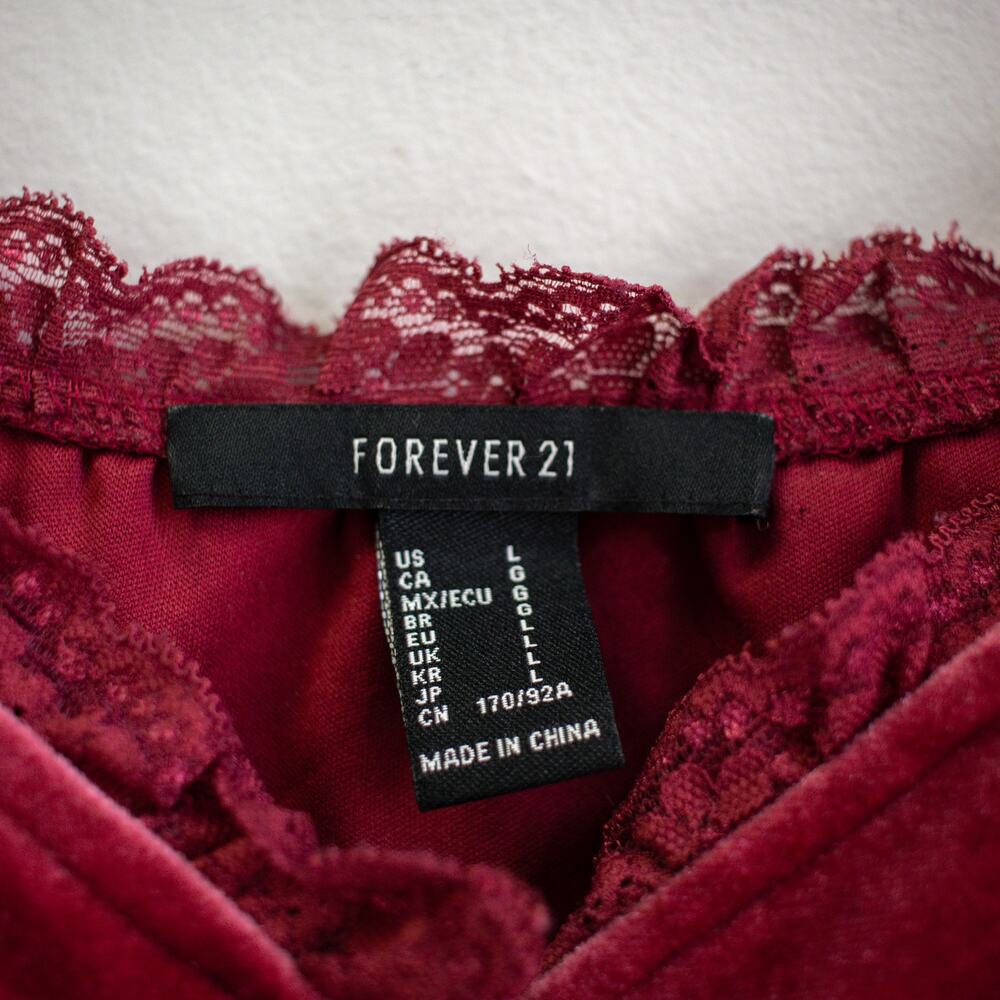 Burgundy Velvet Crop Top Size Large - Picture 3 of 6